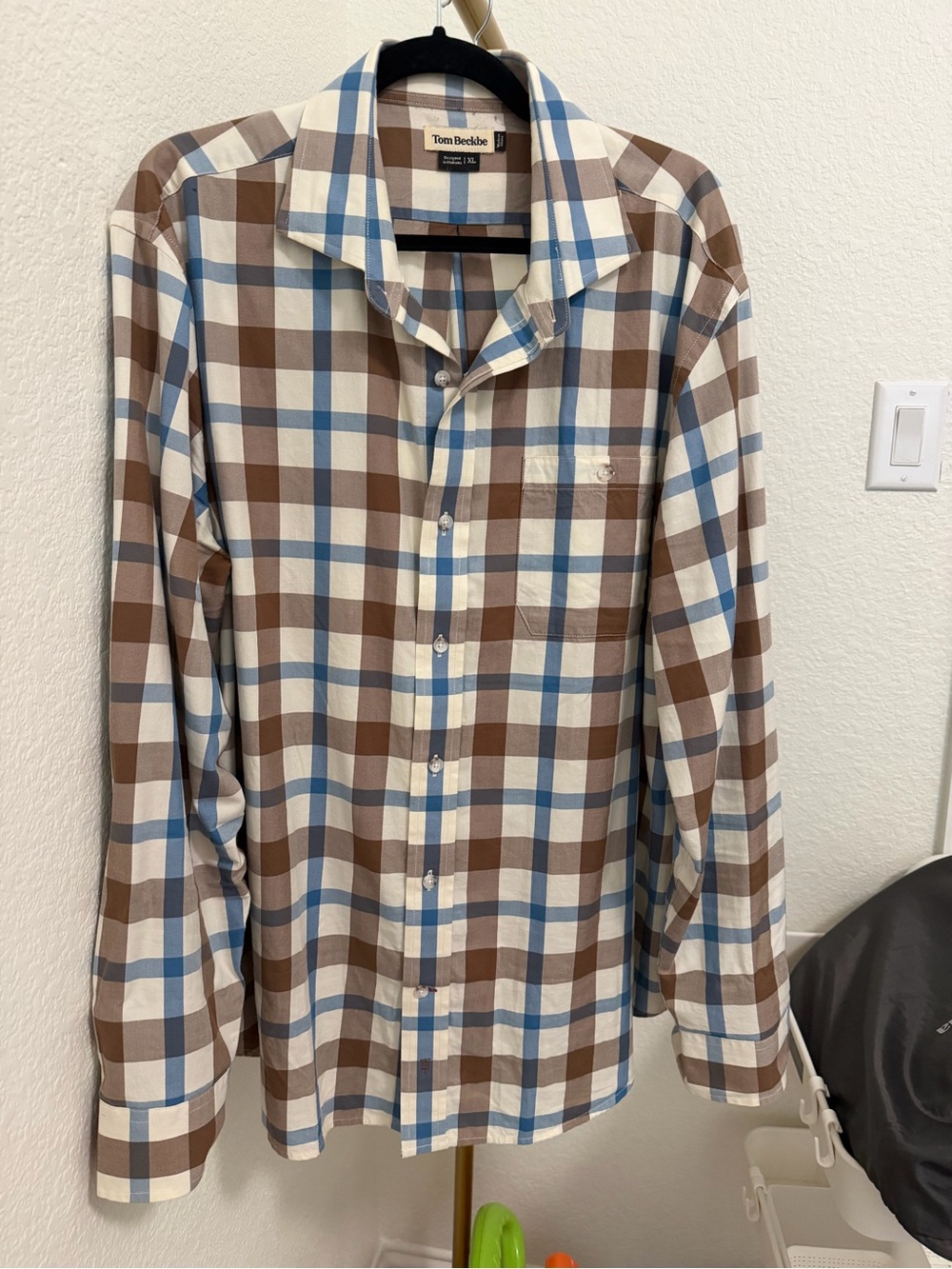 Tom Bihn Brown & Blue Plaid Men's Casual Button-Down Shirt